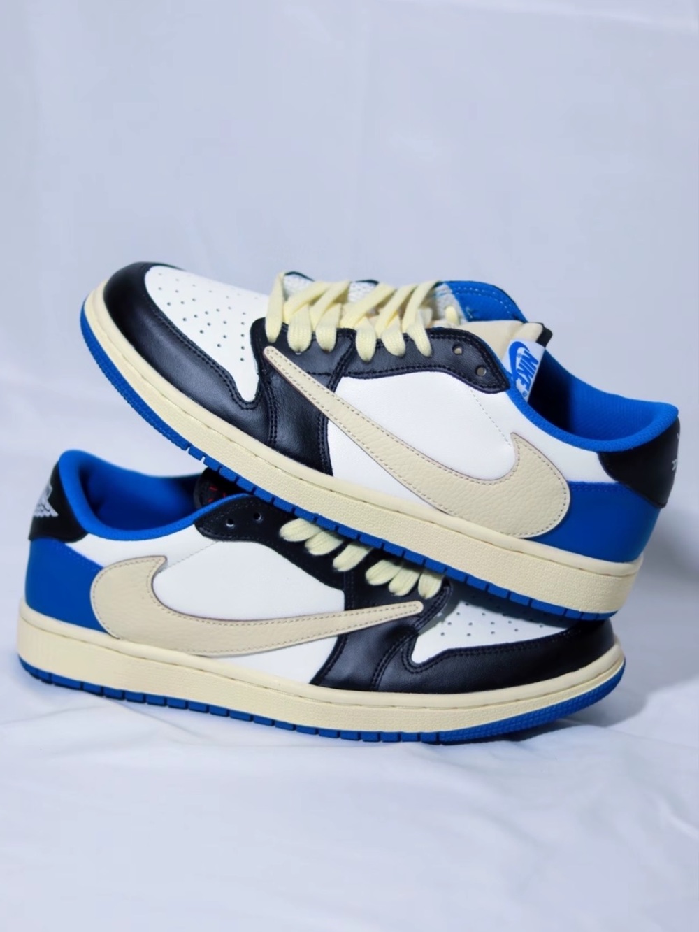 Travis Scott x Air Jordan 1 Low OG Fragment Design Sneakers